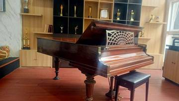 Piano, Instrumen Kaya Sejarah