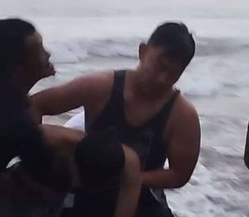 Aksi Heroik Briptu Bagus Selamatkan Wisatawan Terseret Ombak 