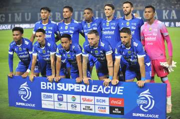 Tanda Duka Longsor KBB, Persib Gunakan Ban Hitam
