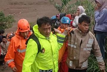 Siang Ini, Lima Korban Longsor Kembali Dievakuasi
