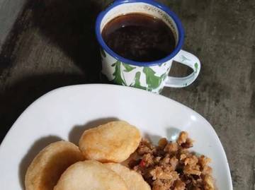Sensasi Rasa Ulen Goreng Dan Kopi Hitam 