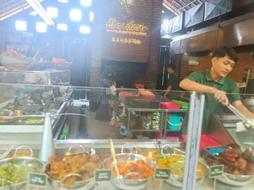 Rumah Makan Alas Daun Bandung, Cita Rasa Tradisi