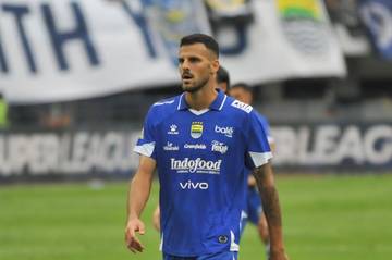 Hodak Puji Performa Patricio Matricardi di Lini Belakang