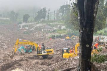 Pencarian Hari Kelima, Tim SAR Evakuasi Dua Korban