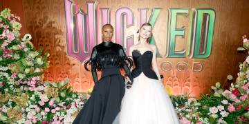 Ariana Grande Cynthia Erivo Raih Piala Grammy Awards 