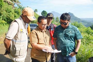 Pemkab Garut Prioritaskan Pembangunan Jalan Rawan Longsor 