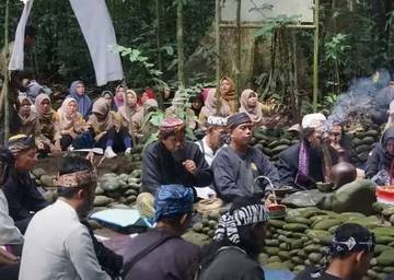 Ritual "Misalin" dan "Nyekar" di Masyarakat Galuh Ciamis