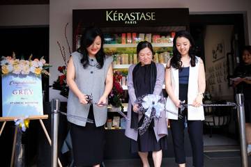 GREY Hair and Nail Artistry Menyatu Galeri Seni