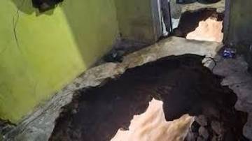 Polisi Selidiki Terduga Hanyut Usai Toilet Tergerus Sungai
