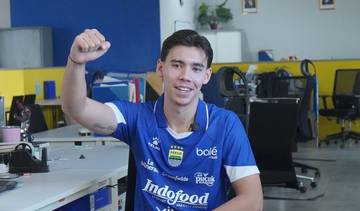 Dion Markx Pilih Nomor 44 di Maung Bandung