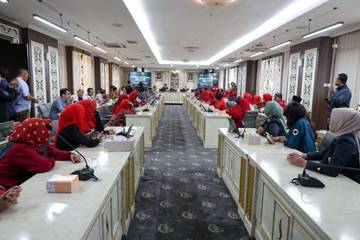 DPRD Jabar Terima Aspirasi Guru dan Pensiunan Terkait BJB