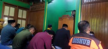 DKM Al-Kautsar Gandasari Bagikan Amalan Sunnah Hari Jumat
