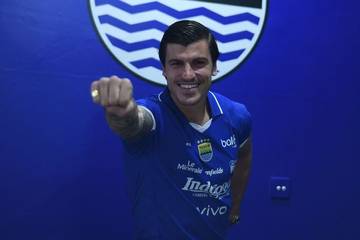 Sergio Castel Bidik Trofi Bersama Maung Bandung