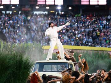 Bad Bunny Cetak Sejarah Super Bowl LX 2026