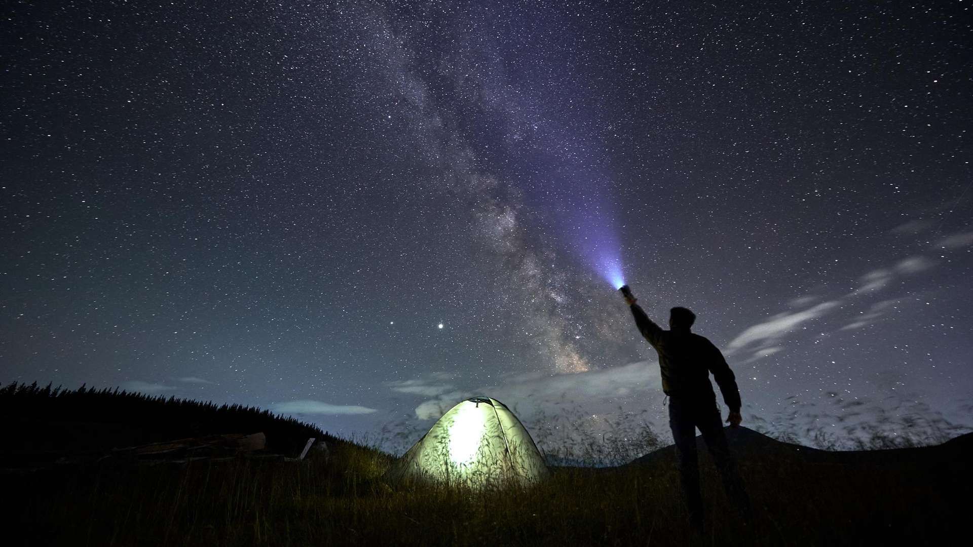 Astrotourism: Menikmati Wisata sambil Mengamati Benda Langit