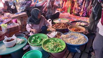 Berburu Jajanan Tradisional di Pasar Ahad Kabupaten Banjar