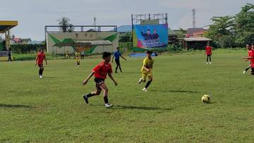 Puluhan Tim Ikuti Festitival Sepak Bola U14 Kalsel