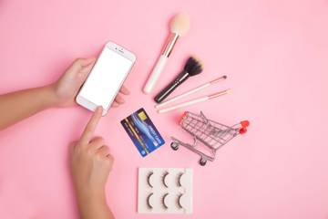 Tips Aman Belanja Kosmetik Secara Online