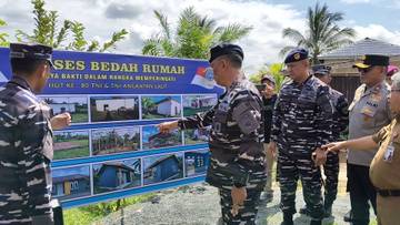 TNI AL Bedah Rumah Hingga Baksos di Tanah Laut