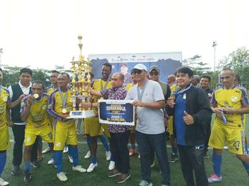 Barito Putera Legend Juara Festival Sepak Bola Legend