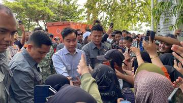 Warga Sambut Kedatangan Wapres, Harapkan Bantuan Merata