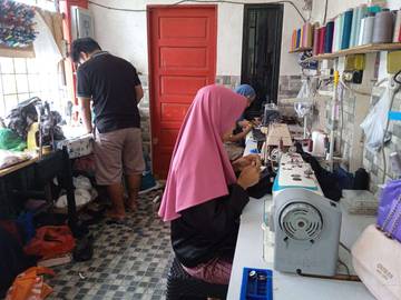 Fleksibel dan Mandiri, Usaha Jahit Sanawiya Kian Diminati