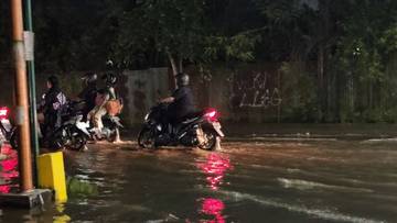 Waspada Banjir Rob di Muara Sungai Barito 