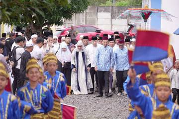 Lisa Hadiri Kajian Keluarga Bersama Ustaz Abdul Somad