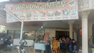 Nasi Kuning HJ Wiwit Jadi Favorit Warga