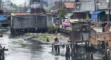 Bangunan Di Atas Badan Sungai Penyebab Banjir