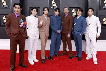 "THE RETURN", Dokumenter terbaru BTS pasca hiatus.