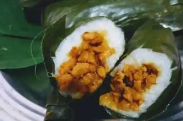 Buras, Kuliner Khas Sunda yang Jadi Primadona Takjil