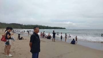 Balawista Lebak Ingatkan Wisatawan Akan Bahaya di Pantai Rawan