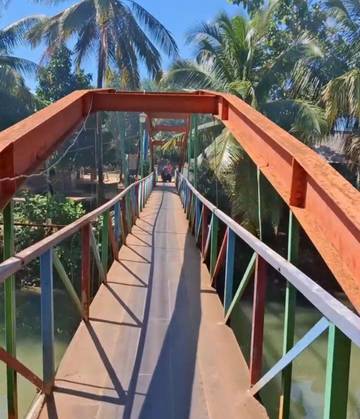 BuMDes Soroti Jalan Rusak Menuju Sawarna