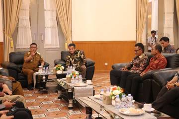 PLN dan Andra Soni Bahas Pemerataan Listrik di Banten