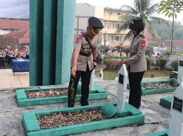 Polres Lebak Lakukan Ziarah ke TMP Sirna Rana