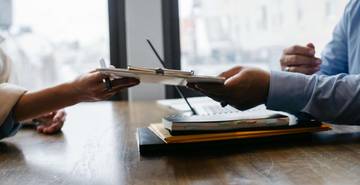 Tip Buat CV Menonjol untuk Fresh Graduate