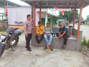 Bhabinkamtibmas Rangkasbitung Sambangi Warga Sukamekarsari