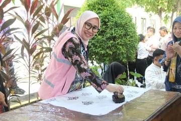 Semangat Berkarya Rinara Batik di Hari Pelanggan Nasional