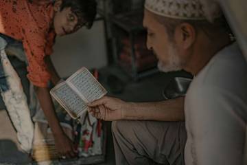 Pentingnya Berbakti Kepada Orangtua dalam Islam