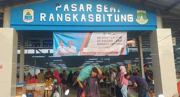 Pasar Semi Narimbang Ramai namun Bermasalah