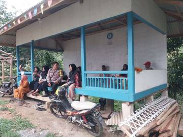 Bhabinkamtibmas Cilograng Sambangi Warga Cikamunding