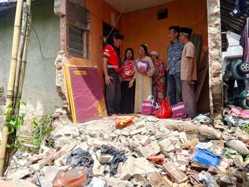 Longsor Hantam Rumah Warga di  Pandeglang