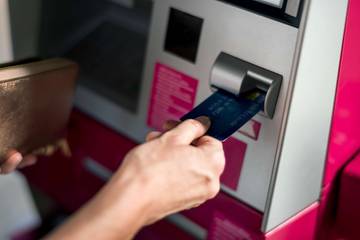Waspadai Modus Ganjal Kartu ATM