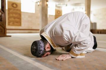 Salat Membentuk Akhlak dan Kepribadian
