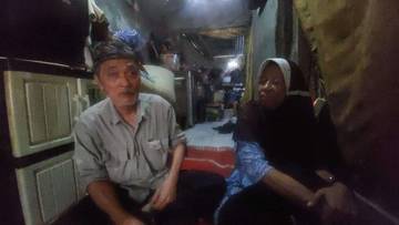 Harapan di Balik Rumah Bocor Pak Arip