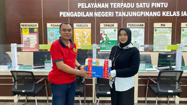 Kejari Karimun Laksanakan Pelimpahan Tahanan Dan Berkas Perkara Ke Pengadilan Tipikor Tanjung Pinang