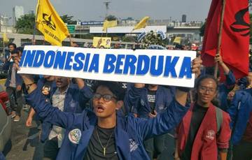[Hoaks] Aksi Mahasiswa Menyeret Jokowi Menjadi Ricuh