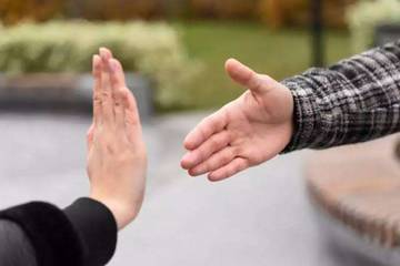 Allah Membenci Orang Yang Sering Menolak Ajakan Kebaikan