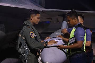 TNI AU Asah Kemampuan Terbang Malam Terintegrasi